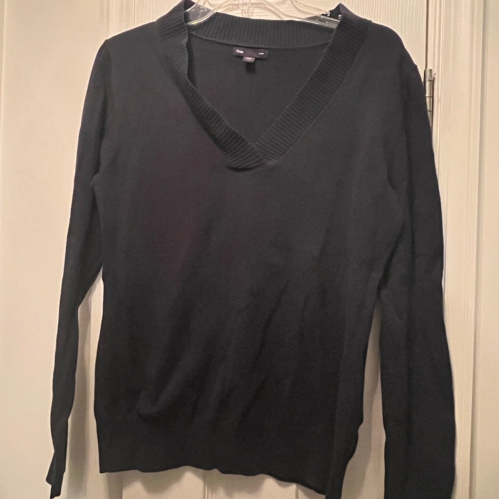 GAP womens V-neck sweater size L